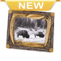 Bring a touch of the great outdoors inside with this fascinating photo frame. The interior border details mimic deer antlers, while the outer border features a worn wood appearance.